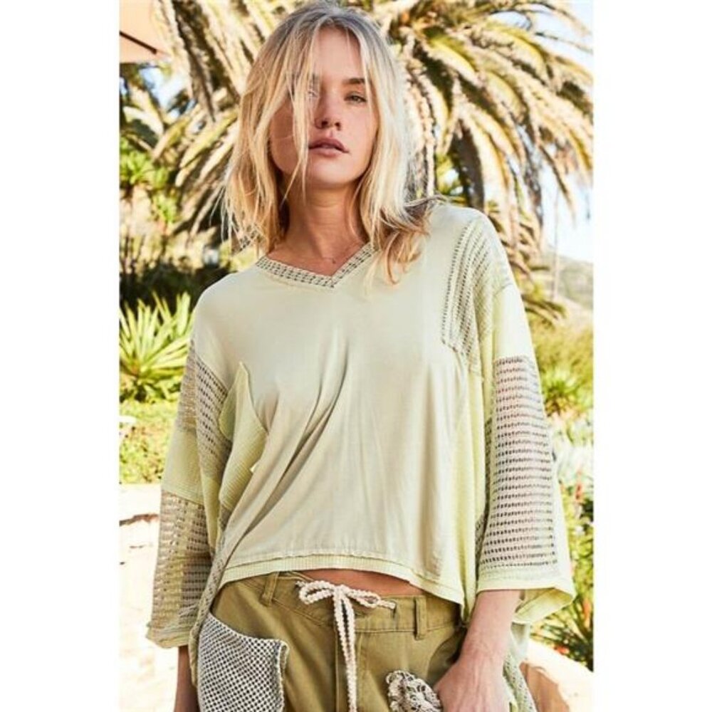 POL High-Low Contrast V-Neck Top - Picture 2 of 3